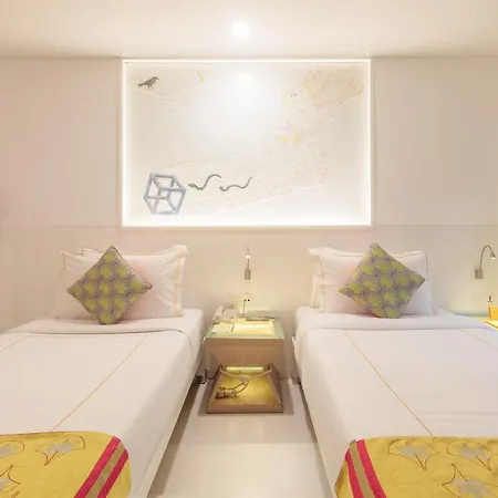 Le Sutra Hotel, Khar, Mumbai Exterior photo