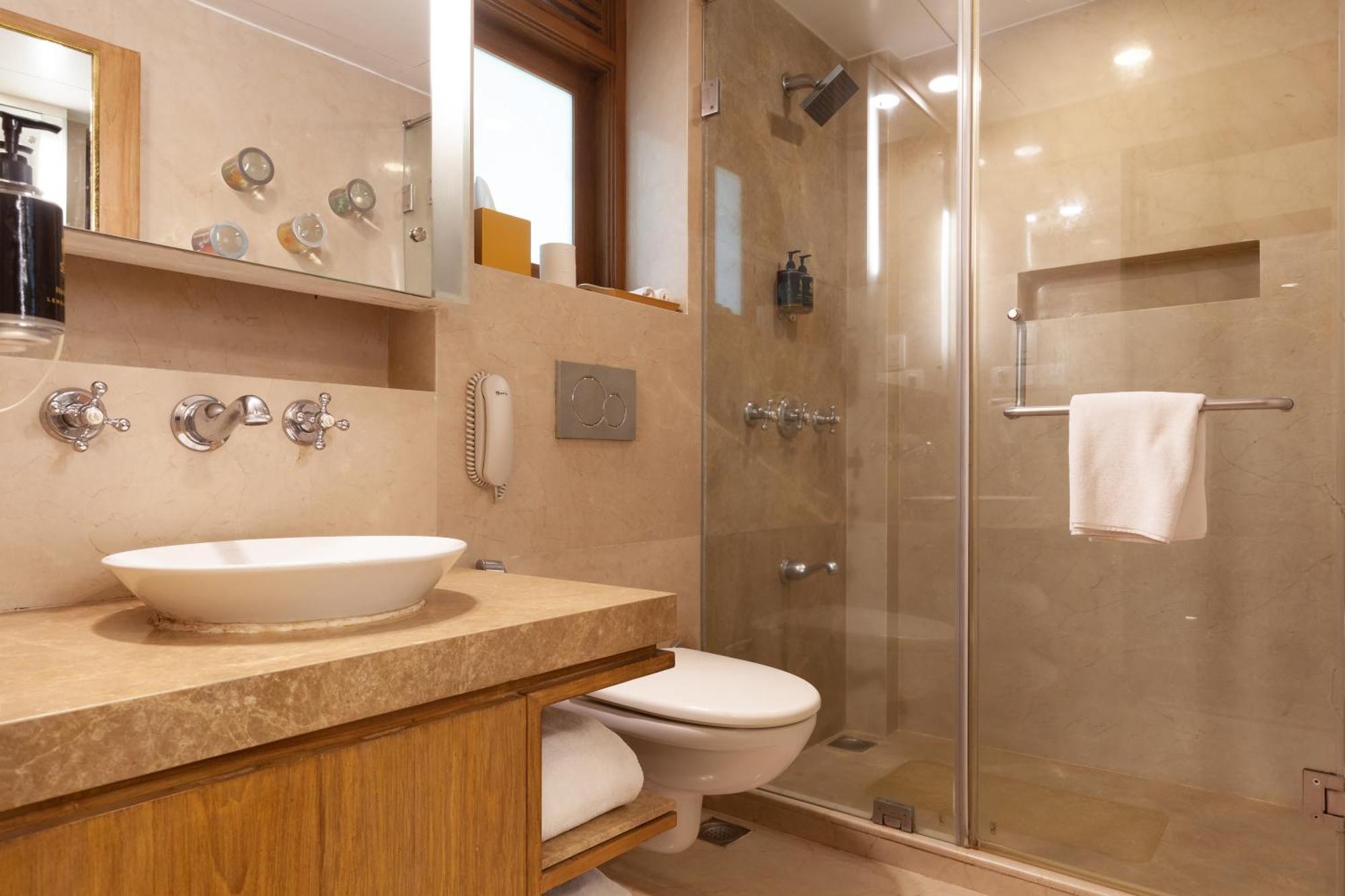 Hotel Le Sutra Hotel, Khar, 4*